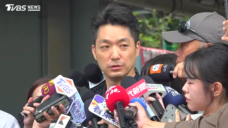 台北市長蔣萬安博士學歷遭質疑。(圖/TVBS)
