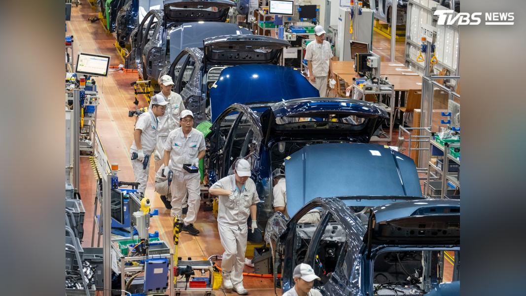 中國電動車目前約佔中國道路乘用車總量的14%(圖/Shutterstock達志影像)
