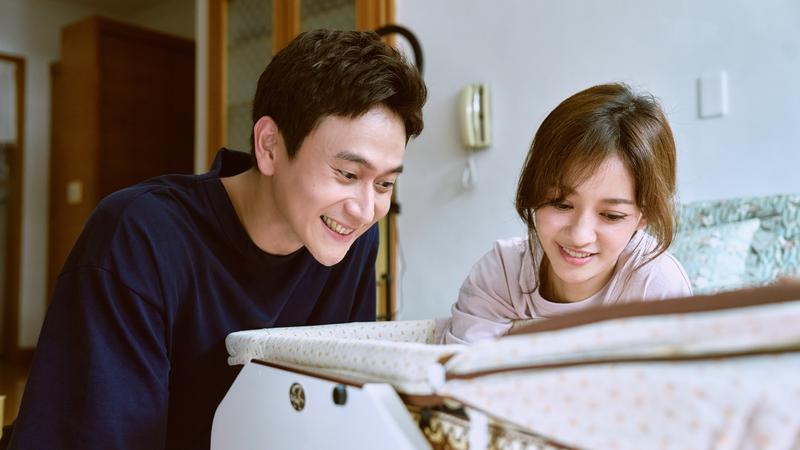 《新手上路》陳意涵(右)、劉冠廷展開同居生活。(圖/文策院與四方四隅提供)