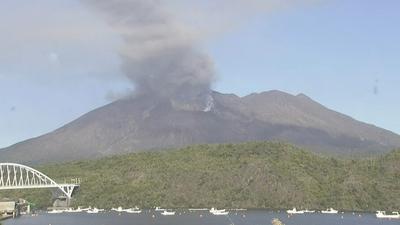 火山灰衝1800公尺!鹿兒島櫻島火山一天噴7次 維持3級警戒