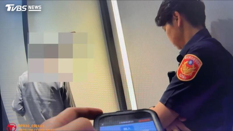 警方到旅館訪查,房內的池姓女通緝犯突然墜樓身亡。(圖/TVBS)