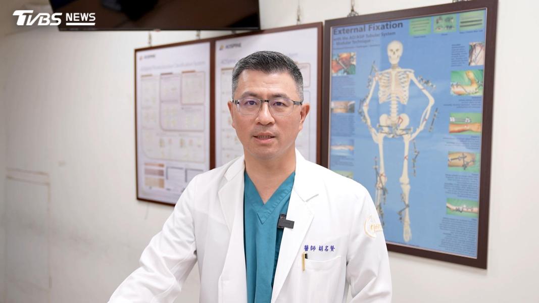 孩子脊椎側彎恐是「這重大疾病」!醫師示警:走路不穩、排尿異常是警訊(圖/TVBS)