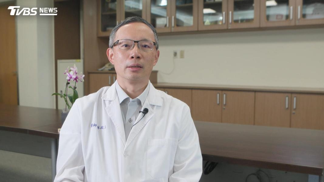 孩子脊椎側彎恐是「這重大疾病」!醫師示警:走路不穩、排尿異常是警訊(圖/TVBS)