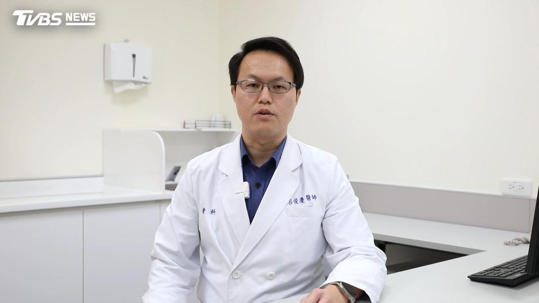 孩子脊椎側彎恐是「這重大疾病」!醫師示警:走路不穩、排尿異常是警訊(圖/TVBS)