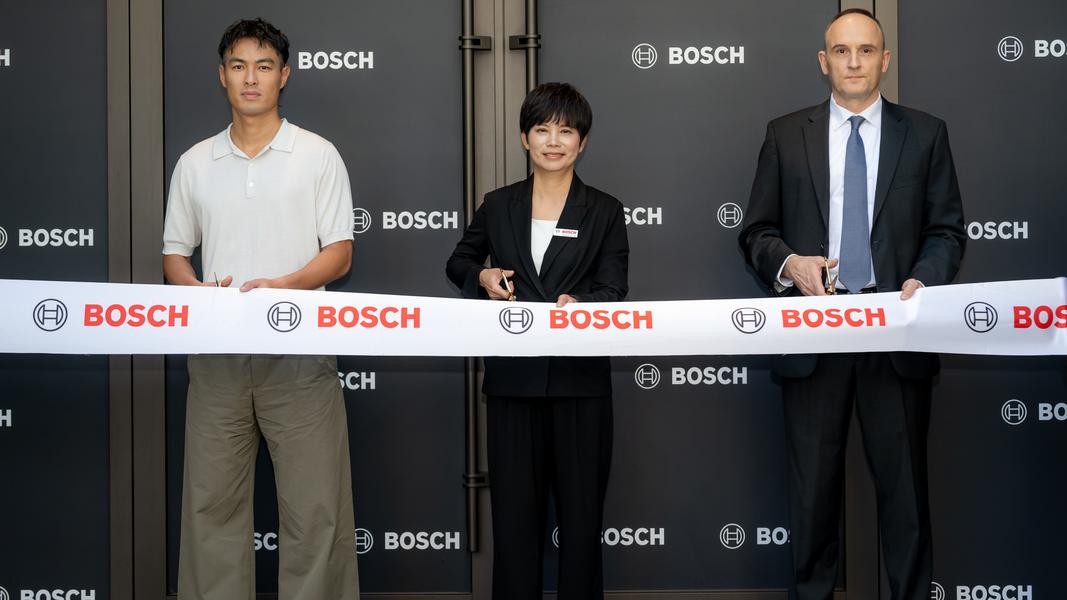 楊祐寧(左)將與同劇施名帥爭獎。(圖/BOSCH提供)