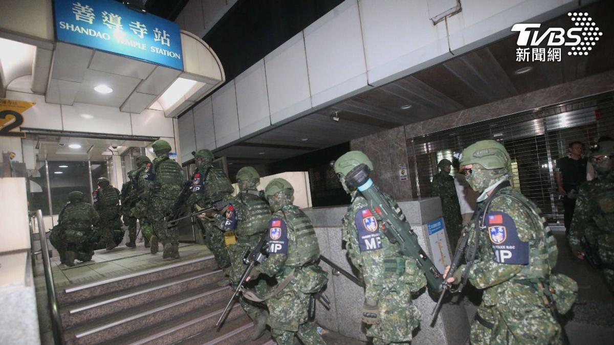 為跑音樂祭用假訃聞「賜死祖母」騙喪假 憲兵慘了