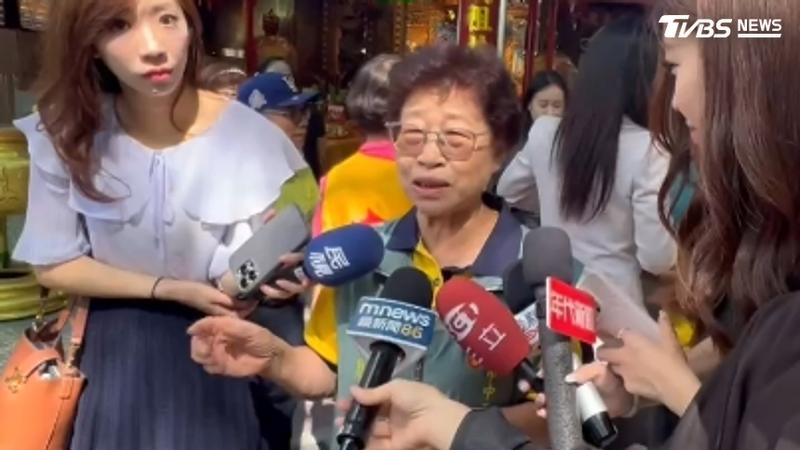 台北滷肉飯名店「金峰滷肉飯」闆娘蘇月雲力挺民進黨台北市長參選人沈伯洋。(圖/讀者提供)