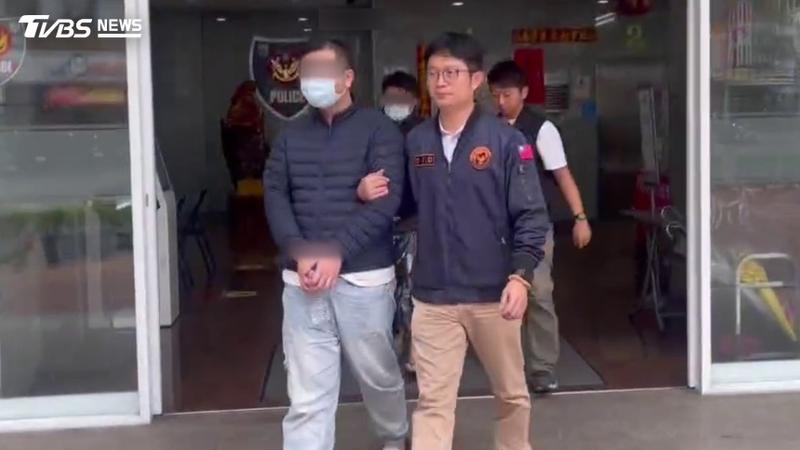 詐團首腦何男遭移送。(圖/TVBS)