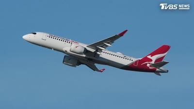 飛行中企圖開機艙門!澳男高空失控鬧事 降落後遭警逮捕起訴