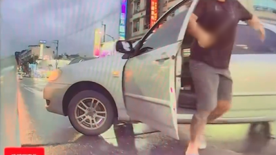 沒讓他先左轉! 壯男突衝下車亮刀恐嚇 他自嘲遇水果忍者