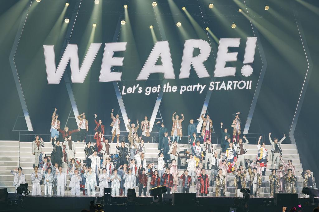 過去Netflix也曾跟STARTO娛樂合作上架「WE ARE!」家族演唱會。（圖／STARTO娛樂提供）