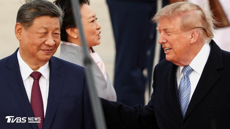 中國國家主席習近平23日抵達美國,美國總統川普親自到場迎接。(圖/達志影像路透社)