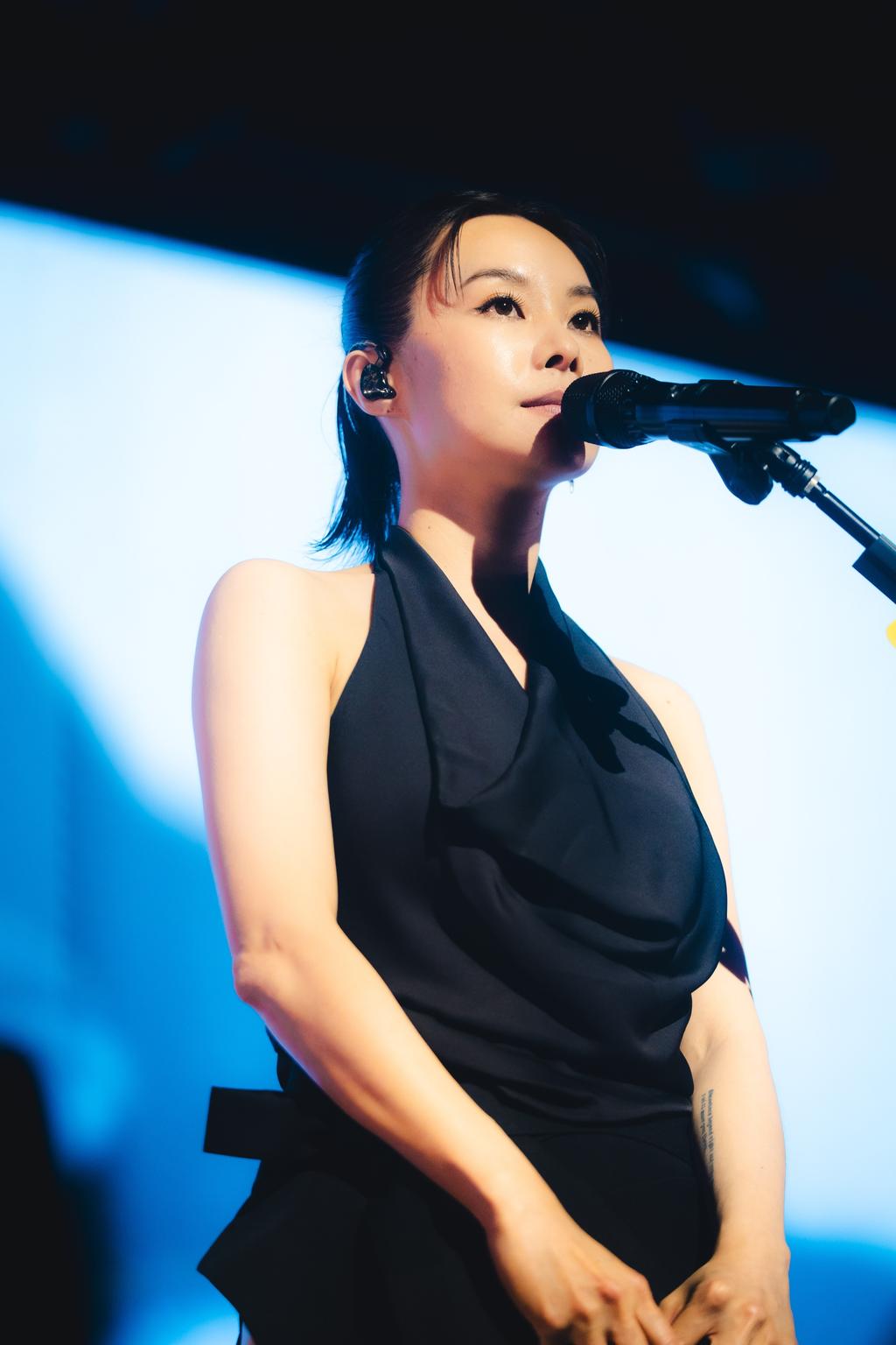 鄭宜農受到松隆子讚賞。(圖/邊走邊聽有限公司提供)
