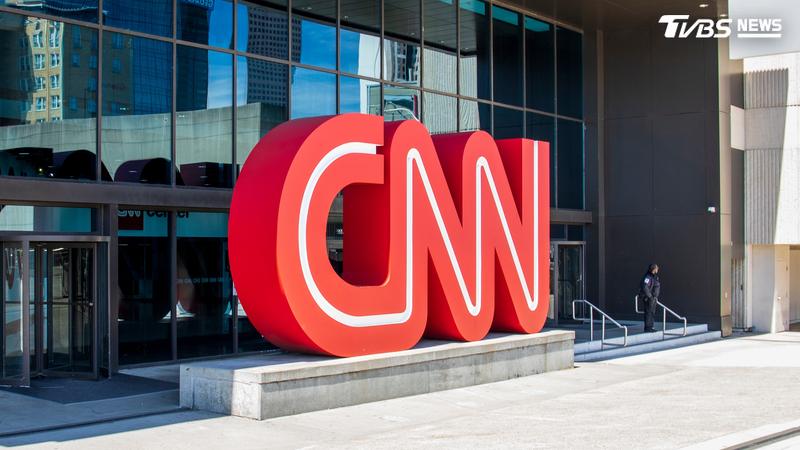 川普無預警撤銷CNN、MS NOW及Politico等三家媒體的白宮採訪權。(圖/Shutterstock達志影像)