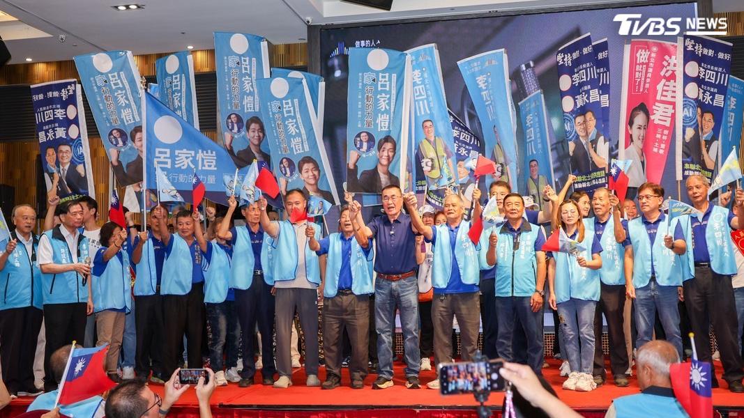 國民黨參選人李四川今(24)日直搗民進黨新北市長參選人蘇巧慧本命區鶯歌,舉辦競總成立大會。(圖/李四川競辦)