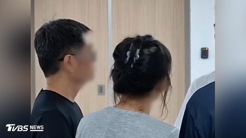 遭利剪刺殺學長送醫救回病情趨穩,家屬直呼「真的太可怕了」。(圖/TVBS)