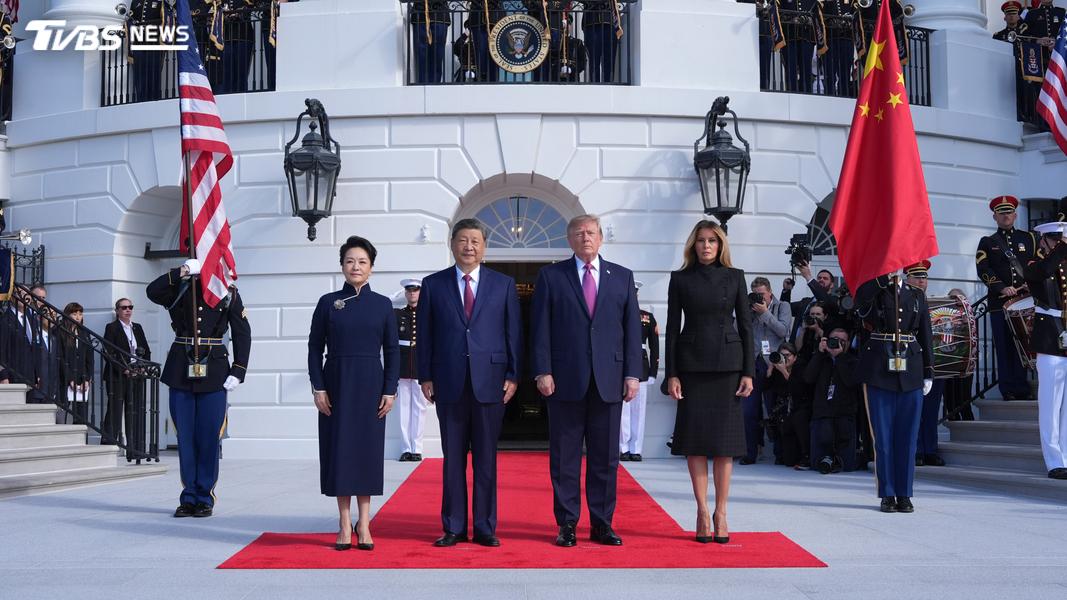 美國總統川普在白宮迎接中國國家主席習近平。(圖/達志影像美聯社)