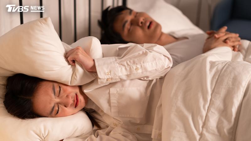 老公打呼「1情況」太恐怖!妻子崩潰提分房 網挺:會影響感情