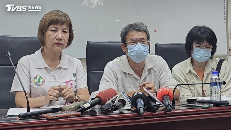 楊父楊母看新北刺頸案感到相當痛心,今發布對外發聲。(圖/施協源攝)