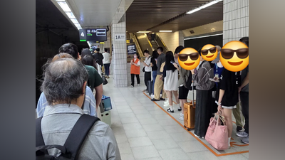 板橋高鐵站長親舉牌分流!對號座乘客險擠不上車 收假日恐更塞