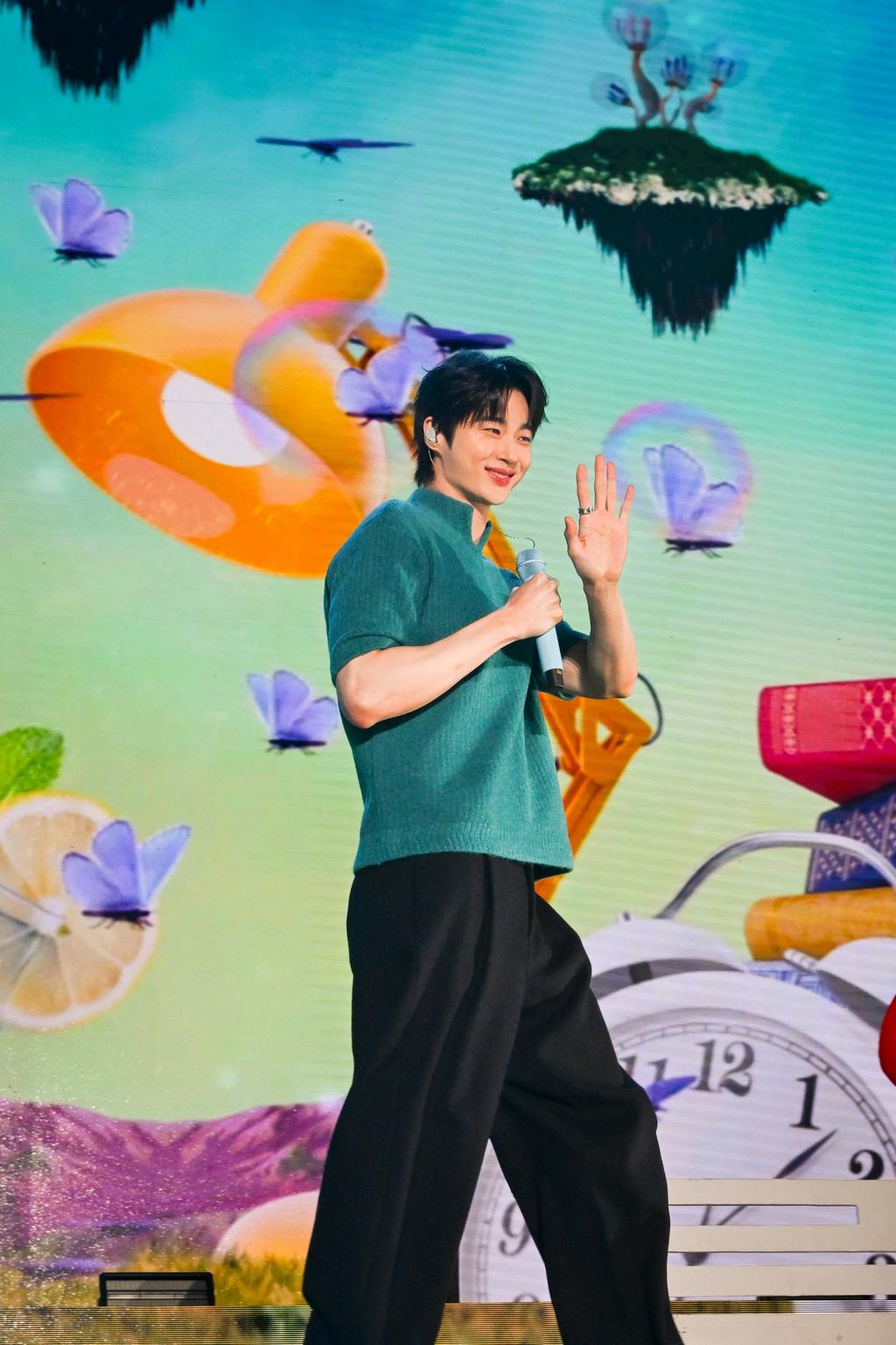 今晚邊佑錫登場時演唱〈FLOWER ROAD〉。（圖／讀者提供）
