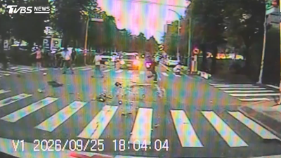 拋錨車連撞!沒打N擋釀禍?達人曝:D擋推車危險性