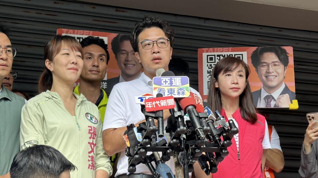 沈伯洋今早回應,民進黨在中山大同所提名的議員只有4個人。(圖/潘袁詩羽攝)