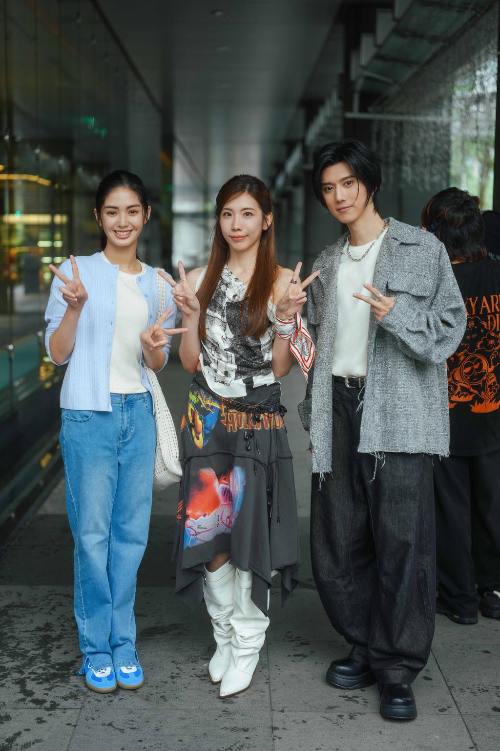 小V找來《黑白清道夫》女主角雷嘉汭、同門師兄Ray黃霆睿共同出演。（圖／相映音樂提供）