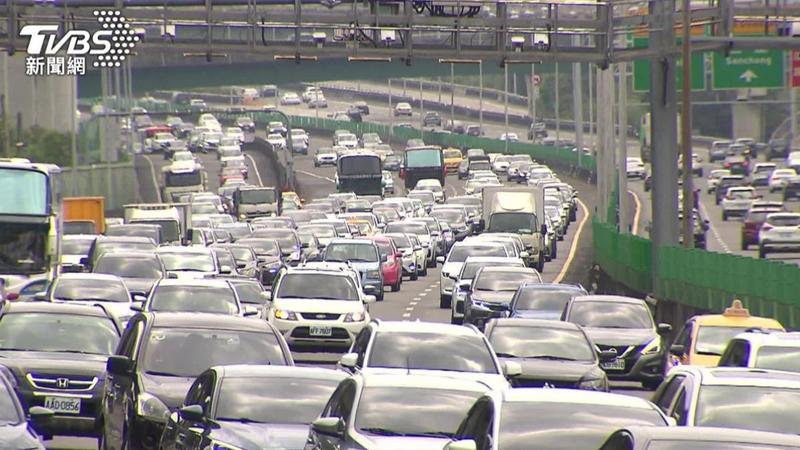 民進黨桃園市長參選人黃世杰近日推出產業發展政策,提出「國五高架延伸頭份」的規劃,相關內容引發議論其陣營也火速刪除。(示意圖,非當事新聞畫面/TVBS)