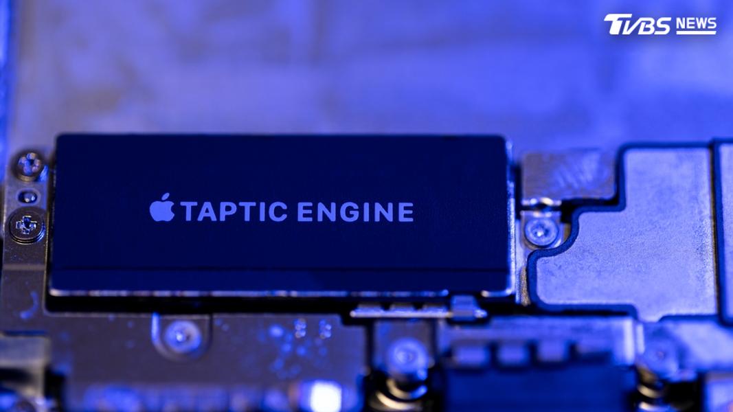 iPhone裡面的Taptic Engine 。(圖/Shutterstock達志影像)