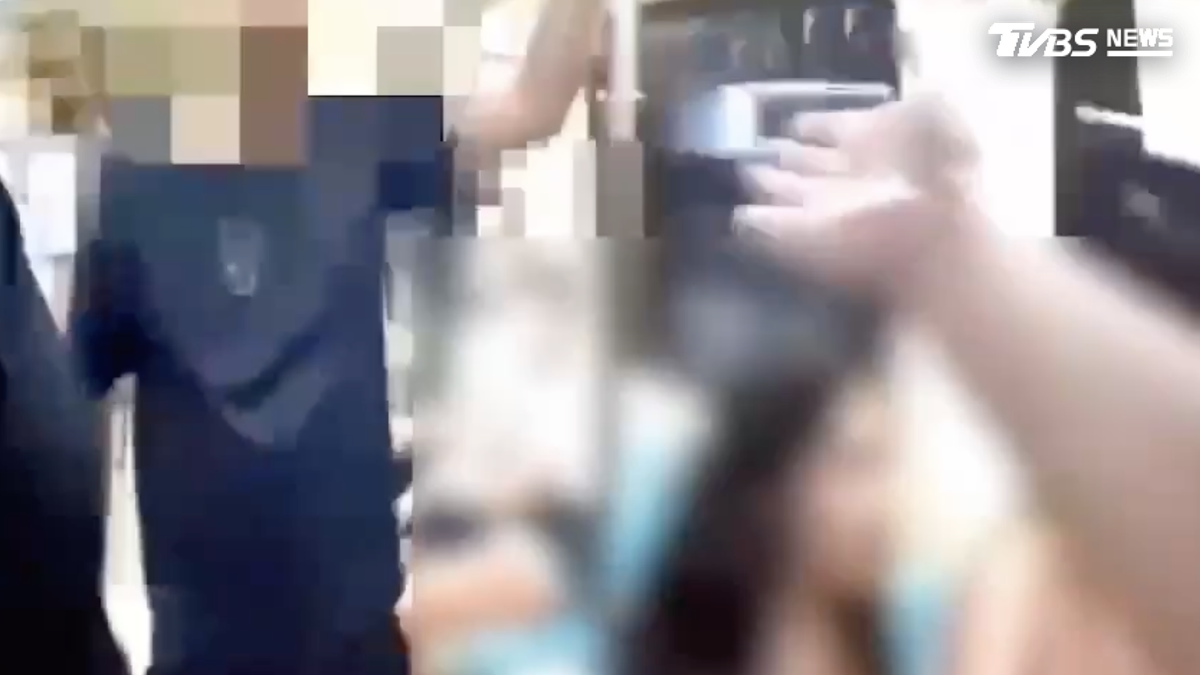 北捷中山站爆衝突!台男不爽外籍客聊天太吵 動手拉扯嚇壞乘客