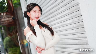 獨/啦啦隊女神檸檬當「老婆」!拒肉麻情話罵粉絲 曾遭跟蹤正面迎戰