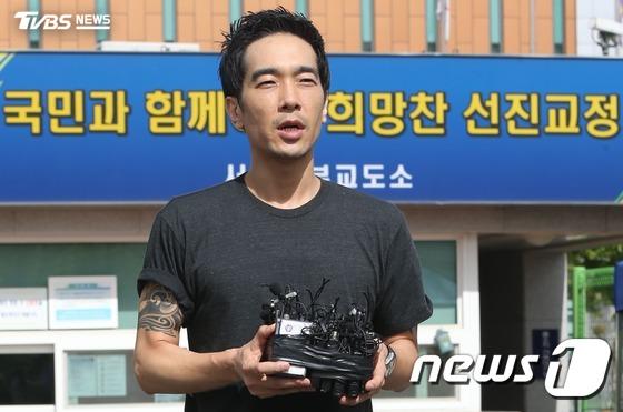 韓國男星高英旭2012年因性侵入獄，2015年刑滿出獄，被演藝圈全面封殺。（圖／News1）