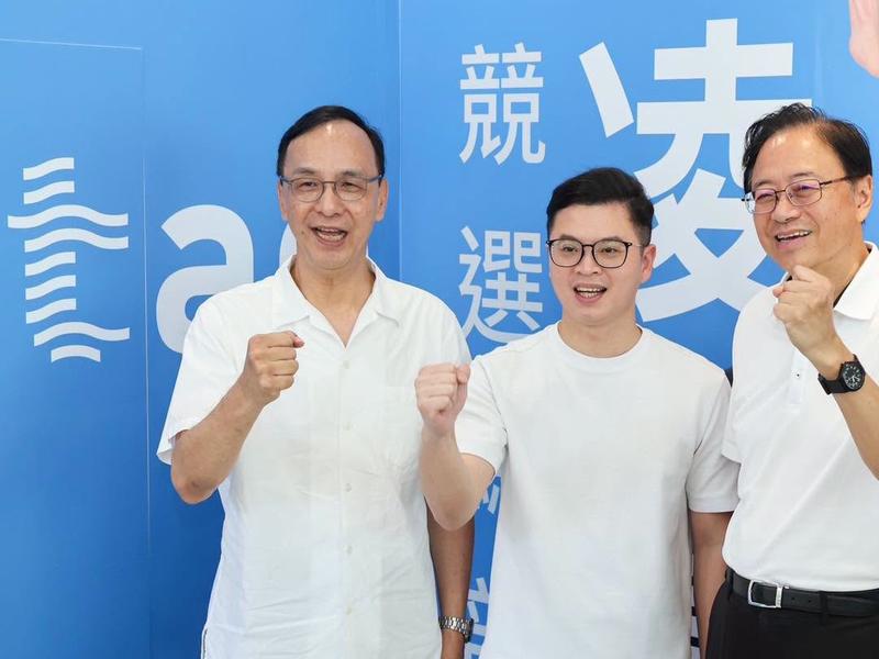 國民黨主席朱立倫力挺凌濤、張善政(左至右)。(圖/朱立倫辦公室提供)