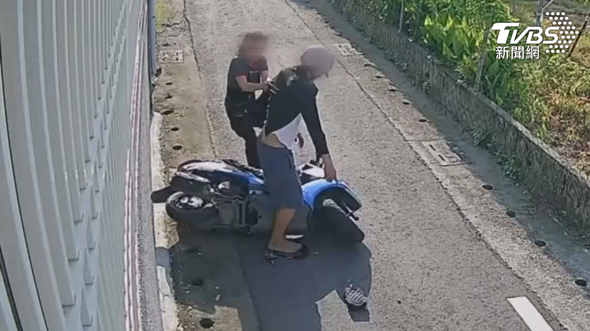 44歲男搶包惡劣拖行7旬婦 反被「戰神嬤」抓衣痛毆落跑