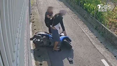 44歲男搶包惡劣拖行7旬婦 反被「戰神嬤」抓衣痛毆落跑