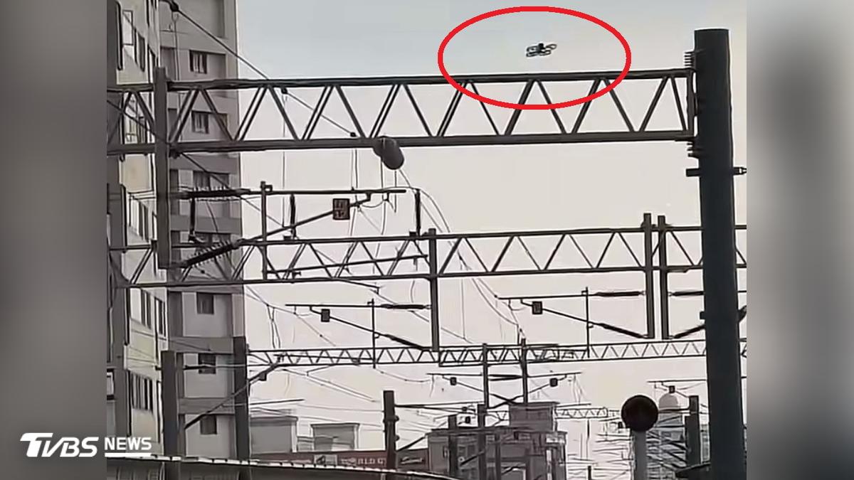 「無人機」闖豐原車站上空撞電桿墜落 闖禁飛區玩家慘了