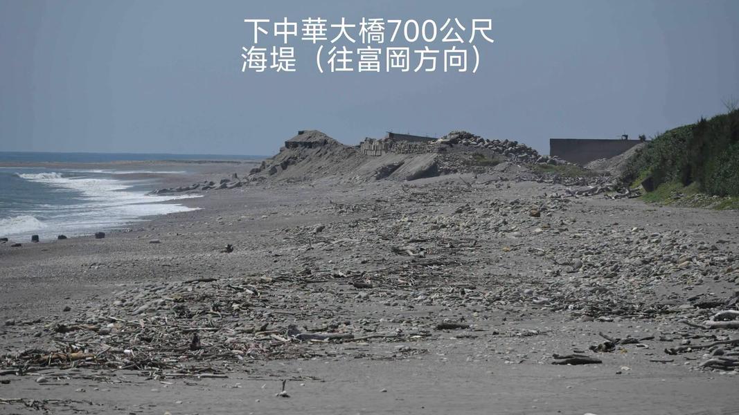 富岡漁港海堤,周建芳認為是此次國慶煙火拍攝的首選拍攝點。(圖/周建芳)
