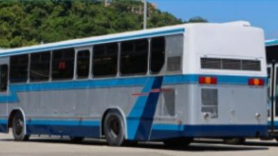 公車男屍倒後座!警曝上車時間 新店客運挨罰3萬元