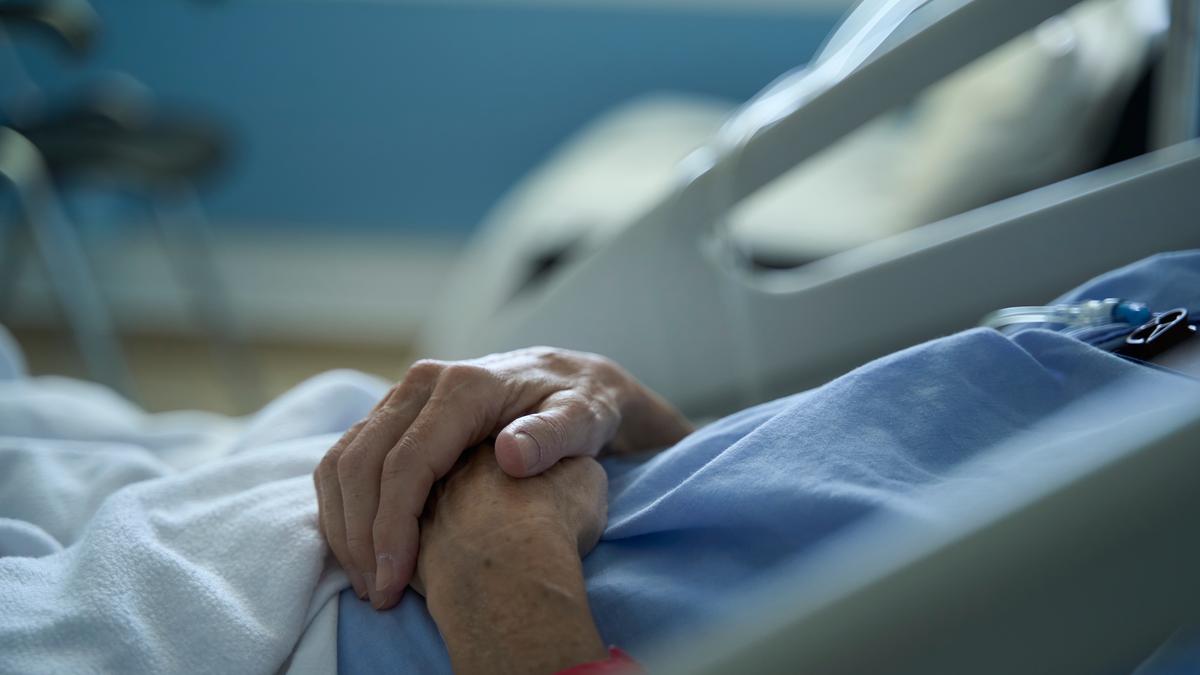 妹獨顧病母6年噴877萬告姊討半全駁回 法官查帳:媽媽超有錢