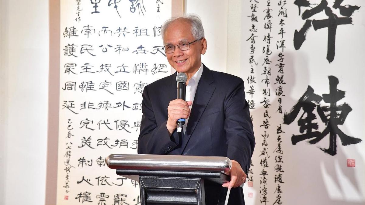 被點名「蔣萬安學歷翻錯」他搞的!游錫堃曬選舉公報:躺著也中槍