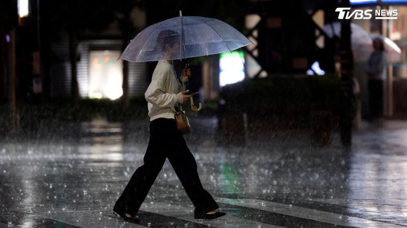 日本東京已連續降雨33天,但接下來還有颱風和秋雨鋒面影響,東京可能創下連續35天降雨的新紀錄。(圖/達志影像路透社)