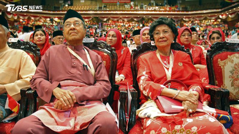馬來西亞前首相馬哈地的夫人西蒂哈斯瑪(Siti Hasmah)。(圖/達志影像美聯社)