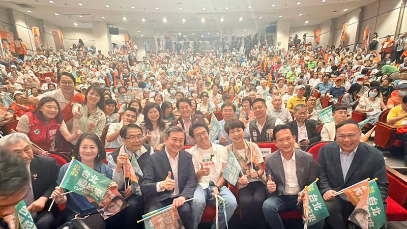 沈伯洋出席台南之友挺沈伯洋後援會。(圖/王定宇臉書)