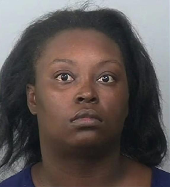 涉案的29歲母親戴蒙·菲利浦斯(圖/翻攝自Manatee County Sheriff's Office)