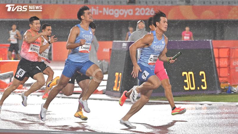 中華田徑男團奪下400公尺接力亞軍。(圖/胡瑞麒攝)