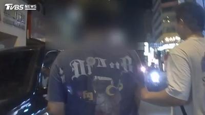 男被砍遭2車強押!汐止警跨區赴基隆逮5嫌 附帶搜出毒品、空氣槍