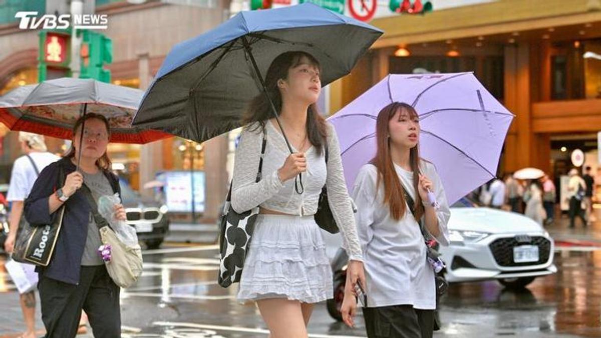 天氣/要降溫了!東北季風殺來 這天「雨最猛」