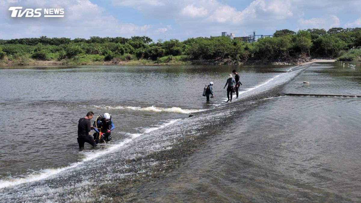 高雄國中生戲水喊「再玩一下」滅頂 尋獲遺體