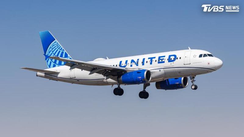 美國聯合航空(United Airlines)一架載有72人的區域航線客機,起飛後不久發生擋風玻璃碎裂事故。(圖/Shutterstock達志影像)